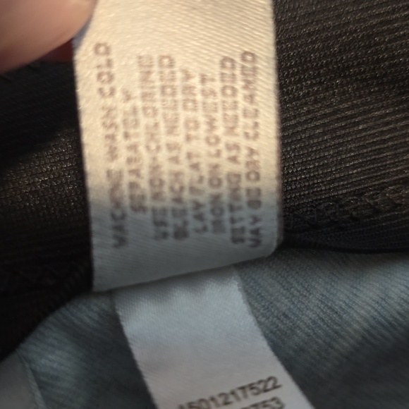 Chico's So Slimming navy blue/white polynesian print cropped pants-0 - Picture 6 of 8